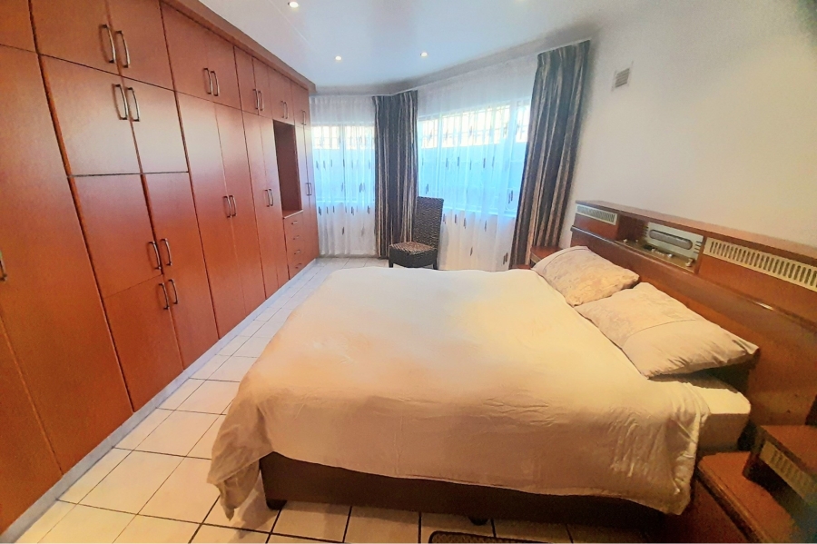 3 Bedroom Property for Sale in Parkgate KwaZulu-Natal