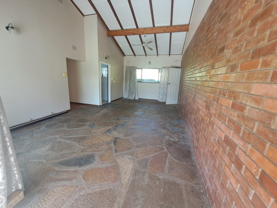 To Let 3 Bedroom Property for Rent in Uvongo KwaZulu-Natal