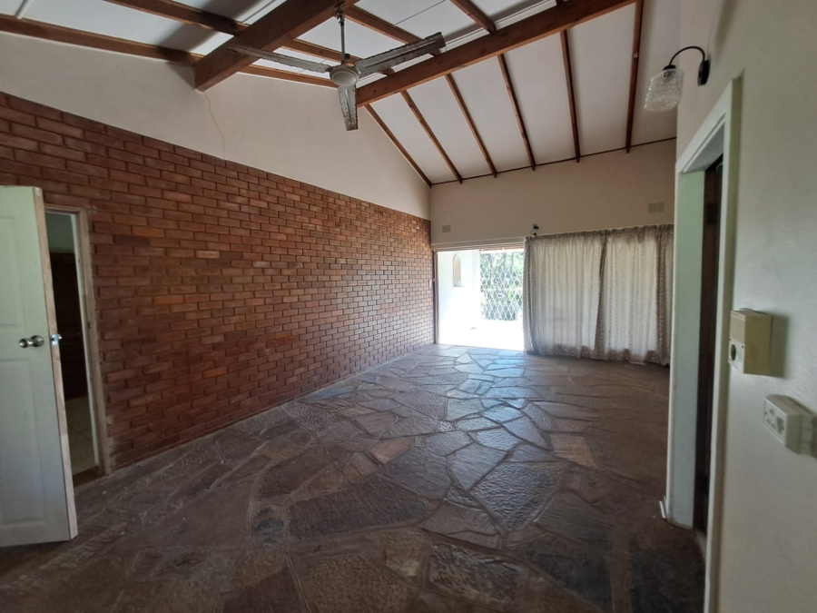 To Let 3 Bedroom Property for Rent in Uvongo KwaZulu-Natal