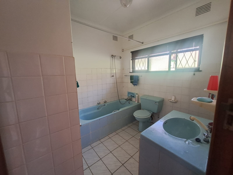 To Let 3 Bedroom Property for Rent in Uvongo KwaZulu-Natal