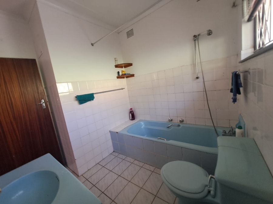 To Let 3 Bedroom Property for Rent in Uvongo KwaZulu-Natal