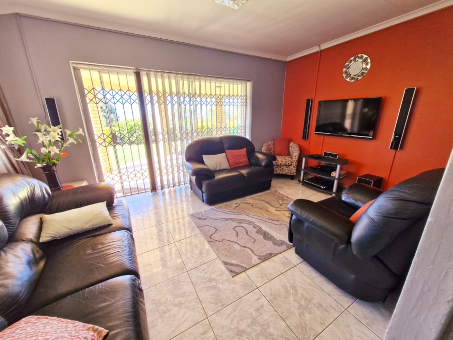 4 Bedroom Property for Sale in Dawncrest KwaZulu-Natal