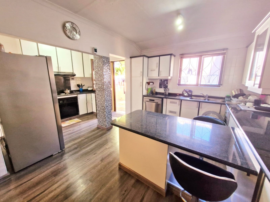 4 Bedroom Property for Sale in Dawncrest KwaZulu-Natal