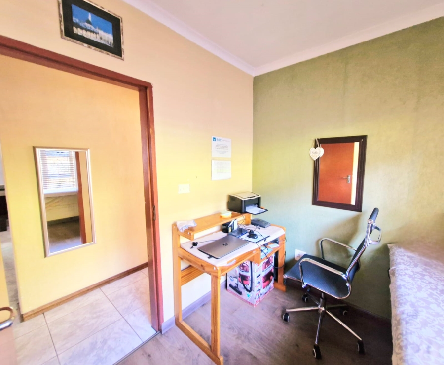 4 Bedroom Property for Sale in Dawncrest KwaZulu-Natal