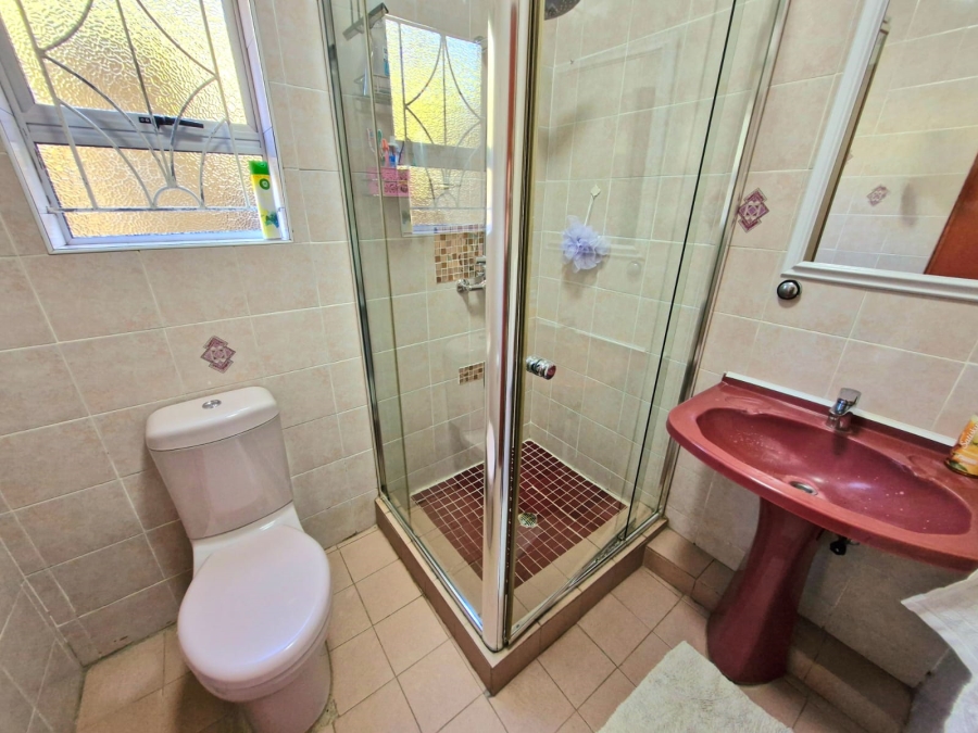 4 Bedroom Property for Sale in Dawncrest KwaZulu-Natal