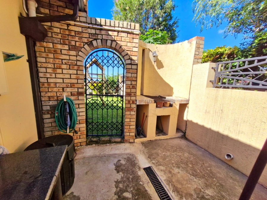 4 Bedroom Property for Sale in Dawncrest KwaZulu-Natal