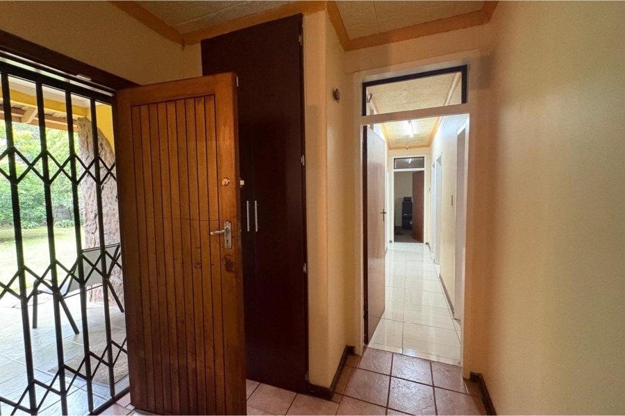 4 Bedroom Property for Sale in Barry Hertzog Park KwaZulu-Natal