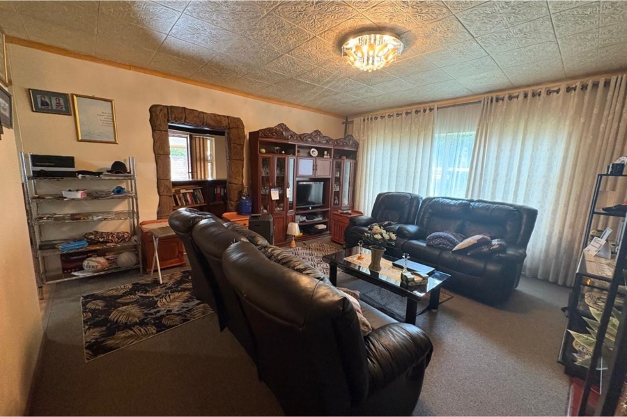4 Bedroom Property for Sale in Barry Hertzog Park KwaZulu-Natal