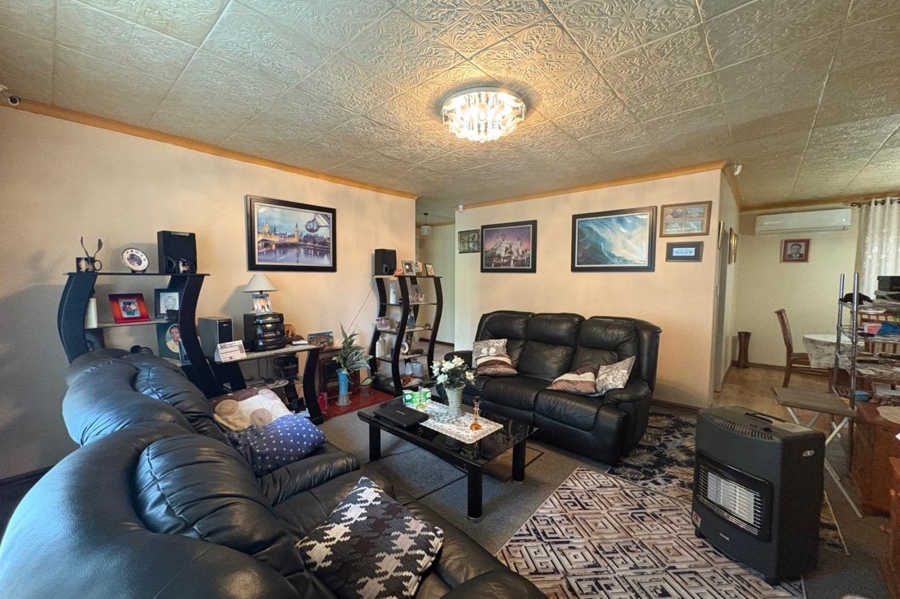 4 Bedroom Property for Sale in Barry Hertzog Park KwaZulu-Natal