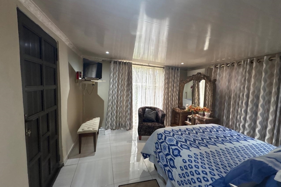4 Bedroom Property for Sale in Barry Hertzog Park KwaZulu-Natal
