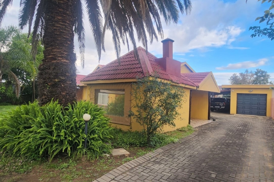 4 Bedroom Property for Sale in Barry Hertzog Park KwaZulu-Natal