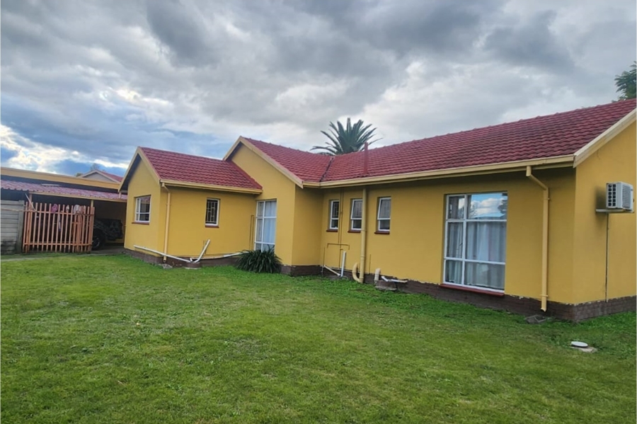 4 Bedroom Property for Sale in Barry Hertzog Park KwaZulu-Natal