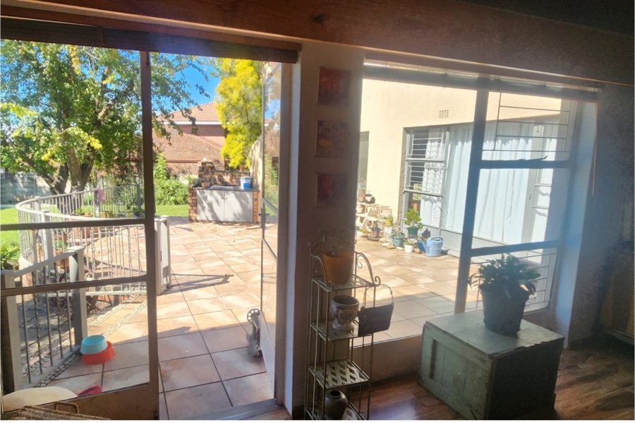 3 Bedroom Property for Sale in Schuinshoogte KwaZulu-Natal