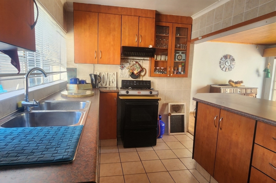 3 Bedroom Property for Sale in Schuinshoogte KwaZulu-Natal