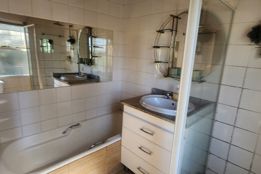 3 Bedroom Property for Sale in Schuinshoogte KwaZulu-Natal