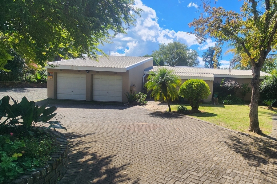 3 Bedroom Property for Sale in Schuinshoogte KwaZulu-Natal