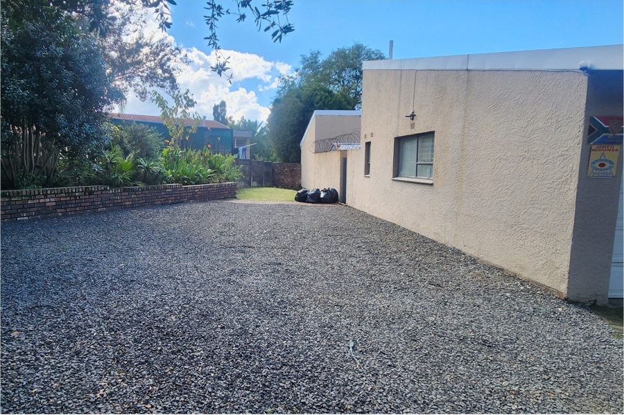 3 Bedroom Property for Sale in Schuinshoogte KwaZulu-Natal