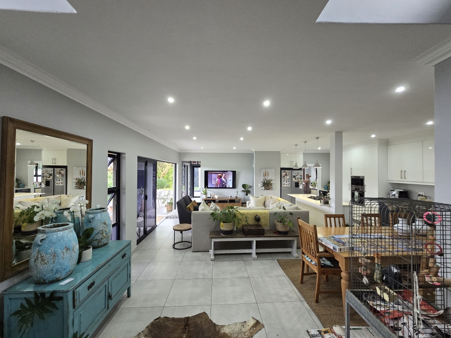 To Let 3 Bedroom Property for Rent in Salt Rock KwaZulu-Natal