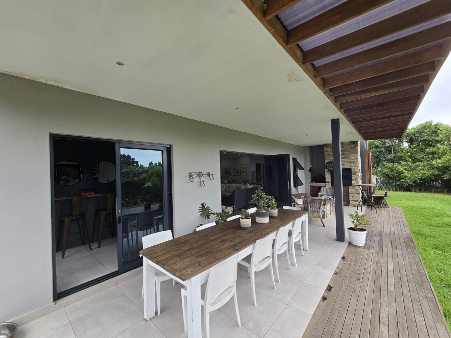 To Let 3 Bedroom Property for Rent in Salt Rock KwaZulu-Natal