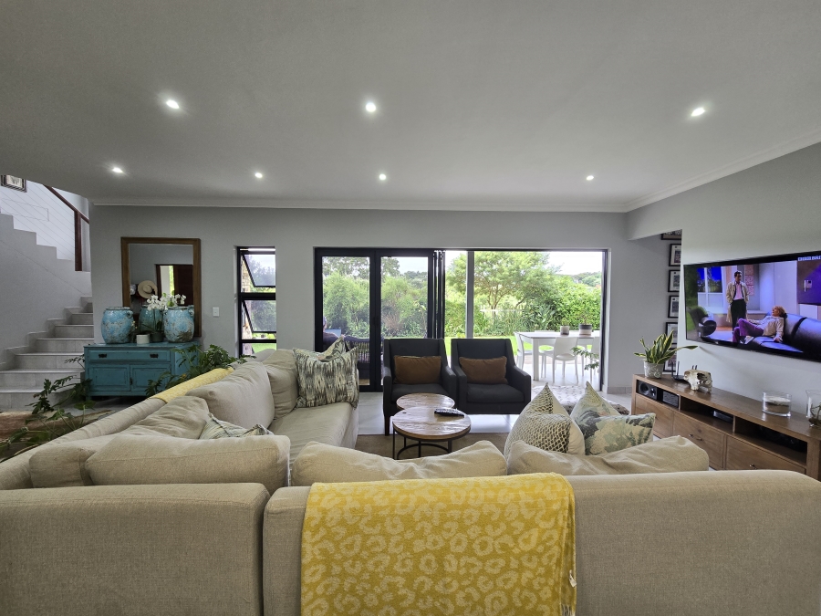 To Let 3 Bedroom Property for Rent in Salt Rock KwaZulu-Natal