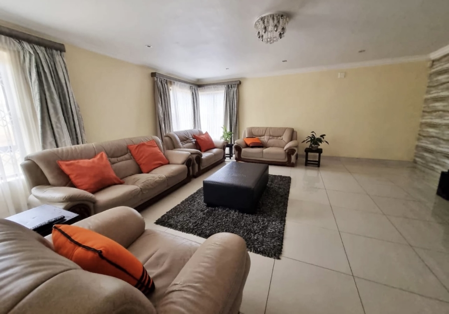 To Let 4 Bedroom Property for Rent in Sheffield Beach KwaZulu-Natal