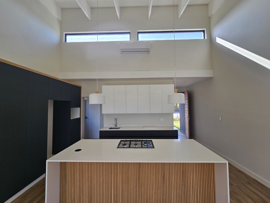 To Let 2 Bedroom Property for Rent in Salt Rock KwaZulu-Natal