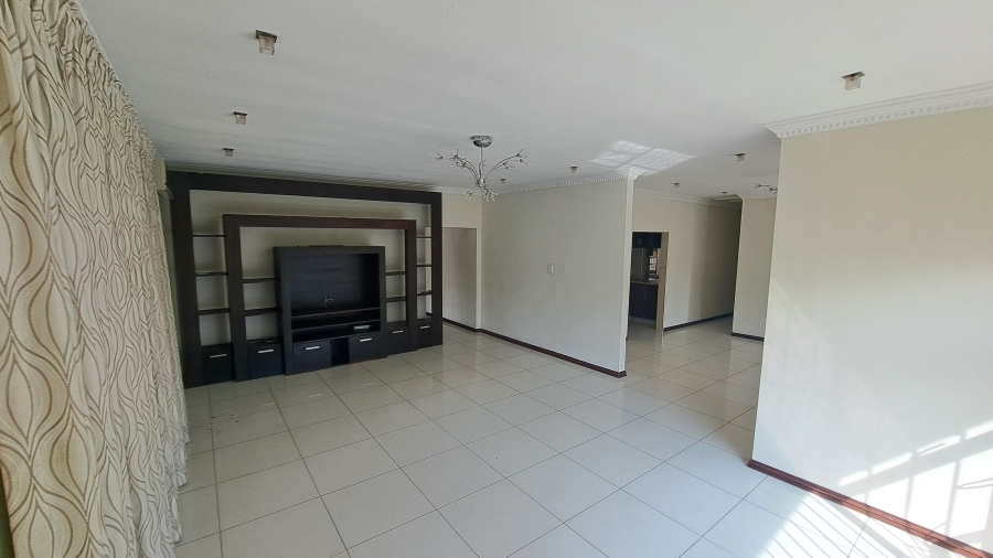 4 Bedroom Property for Sale in Meer En See KwaZulu-Natal