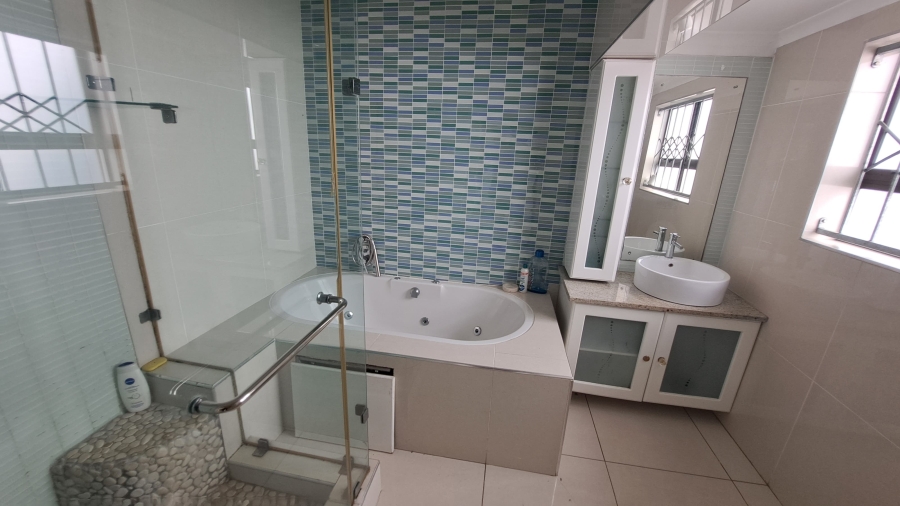 4 Bedroom Property for Sale in Meer En See KwaZulu-Natal