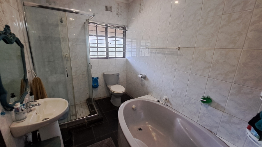 2 Bedroom Property for Sale in Meer En See KwaZulu-Natal