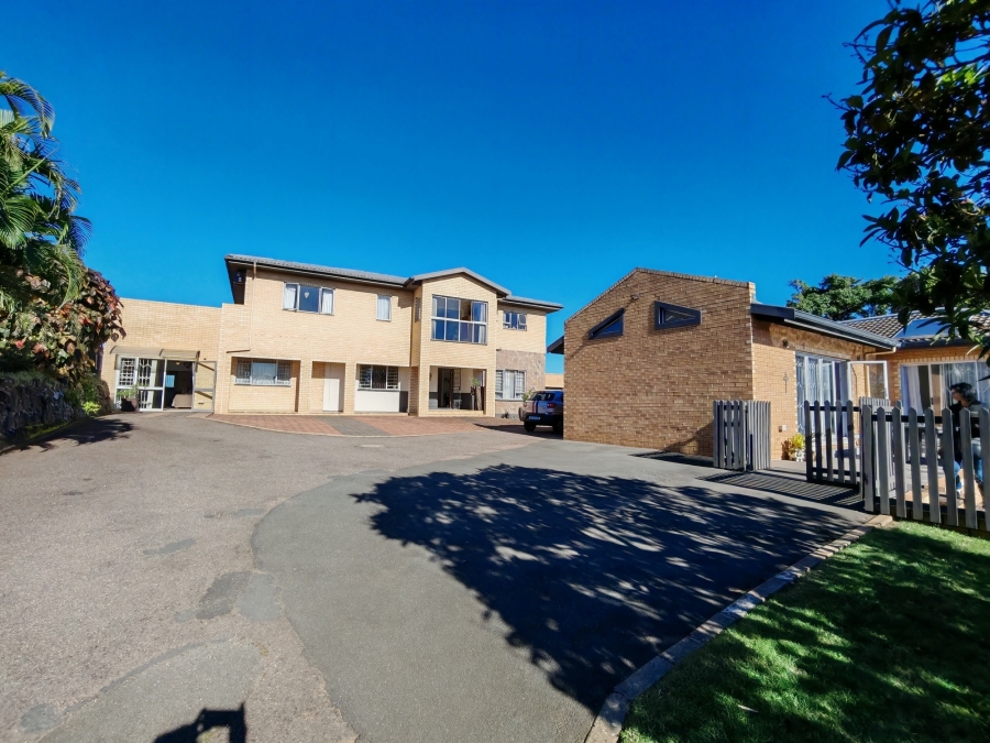 8 Bedroom Property for Sale in Ocean View KwaZulu-Natal