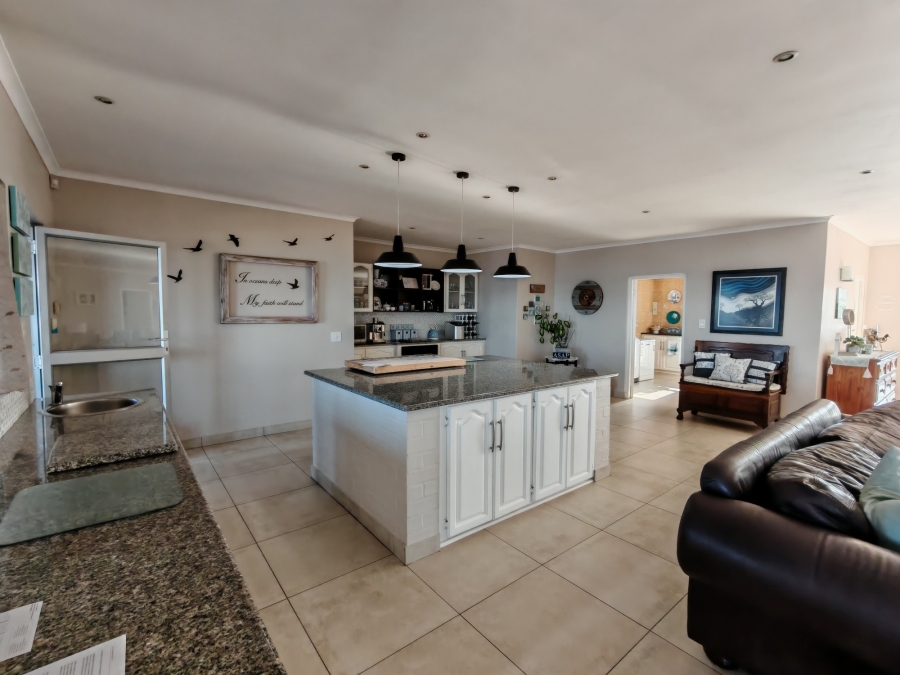 8 Bedroom Property for Sale in Ocean View KwaZulu-Natal