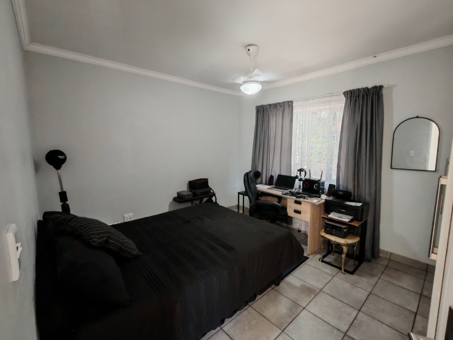 8 Bedroom Property for Sale in Ocean View KwaZulu-Natal