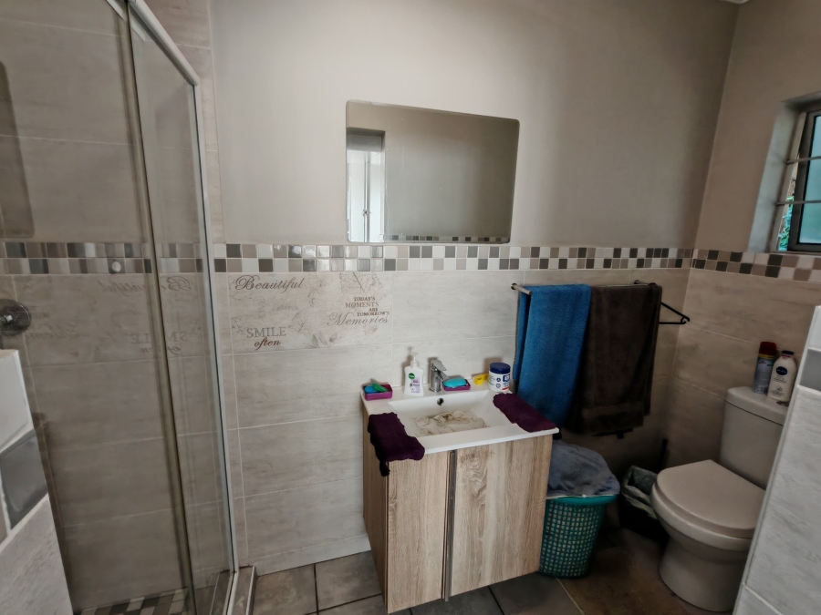 8 Bedroom Property for Sale in Ocean View KwaZulu-Natal