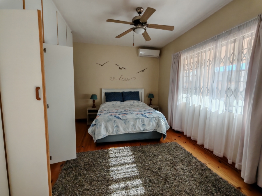 8 Bedroom Property for Sale in Ocean View KwaZulu-Natal