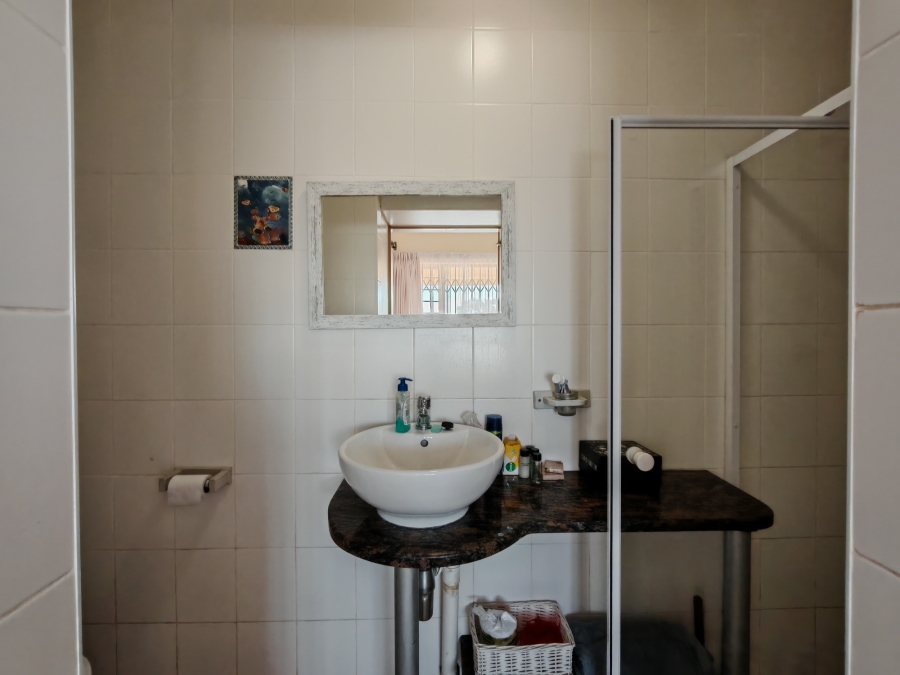 8 Bedroom Property for Sale in Ocean View KwaZulu-Natal
