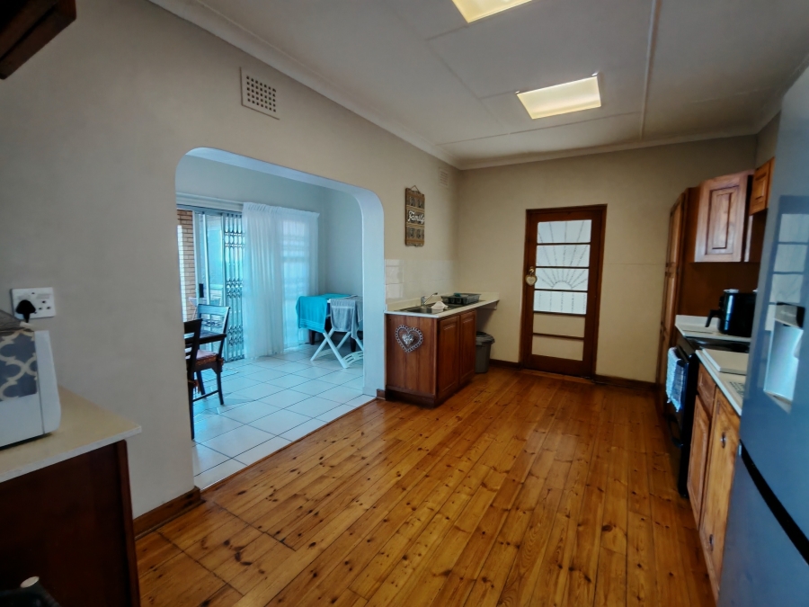 8 Bedroom Property for Sale in Ocean View KwaZulu-Natal