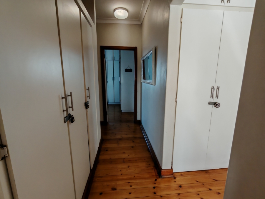 8 Bedroom Property for Sale in Ocean View KwaZulu-Natal