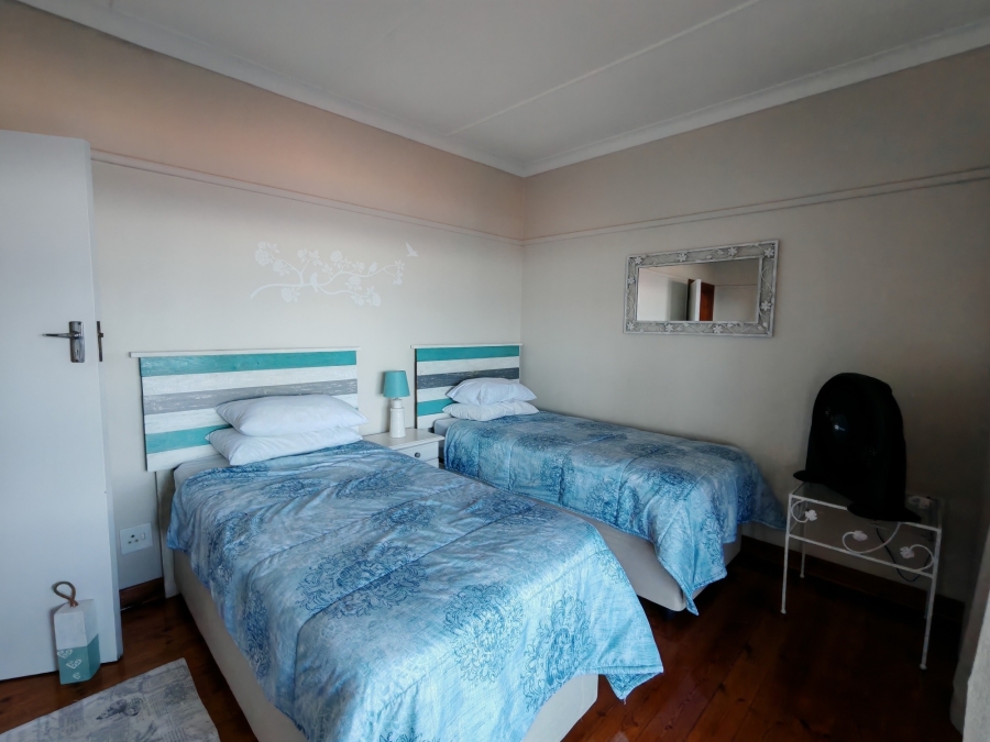 8 Bedroom Property for Sale in Ocean View KwaZulu-Natal