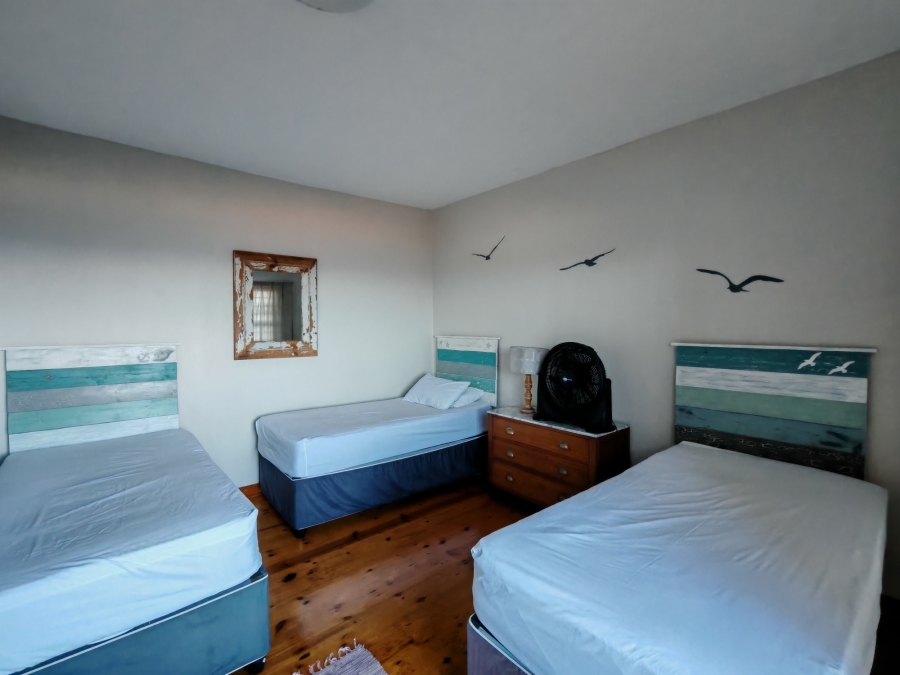 8 Bedroom Property for Sale in Ocean View KwaZulu-Natal