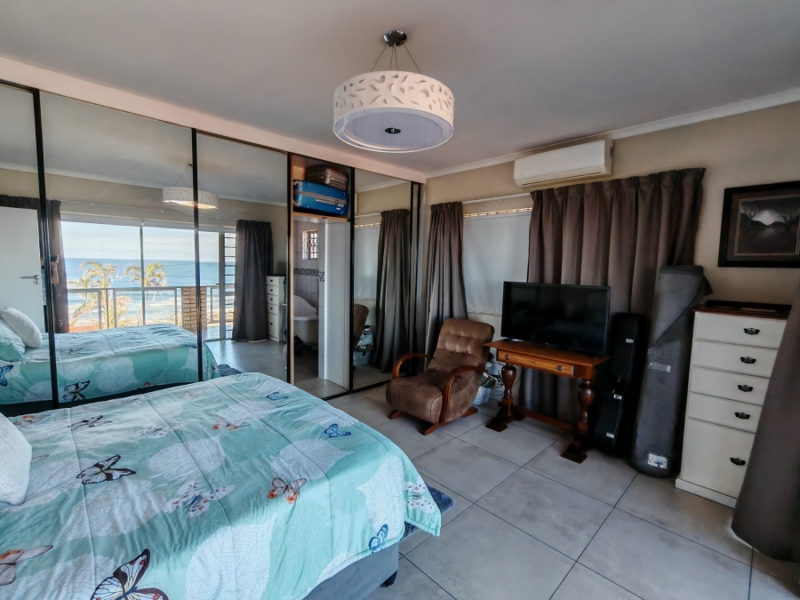 8 Bedroom Property for Sale in Ocean View KwaZulu-Natal