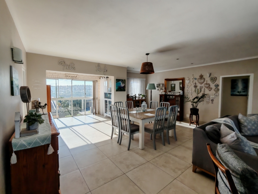 8 Bedroom Property for Sale in Ocean View KwaZulu-Natal