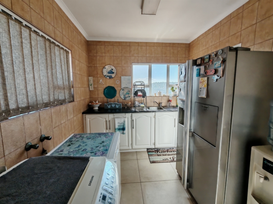 8 Bedroom Property for Sale in Ocean View KwaZulu-Natal