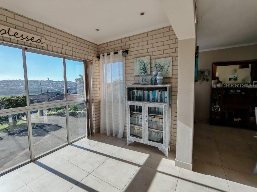 8 Bedroom Property for Sale in Ocean View KwaZulu-Natal