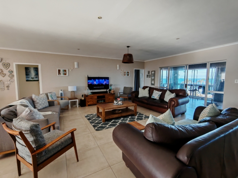 8 Bedroom Property for Sale in Ocean View KwaZulu-Natal