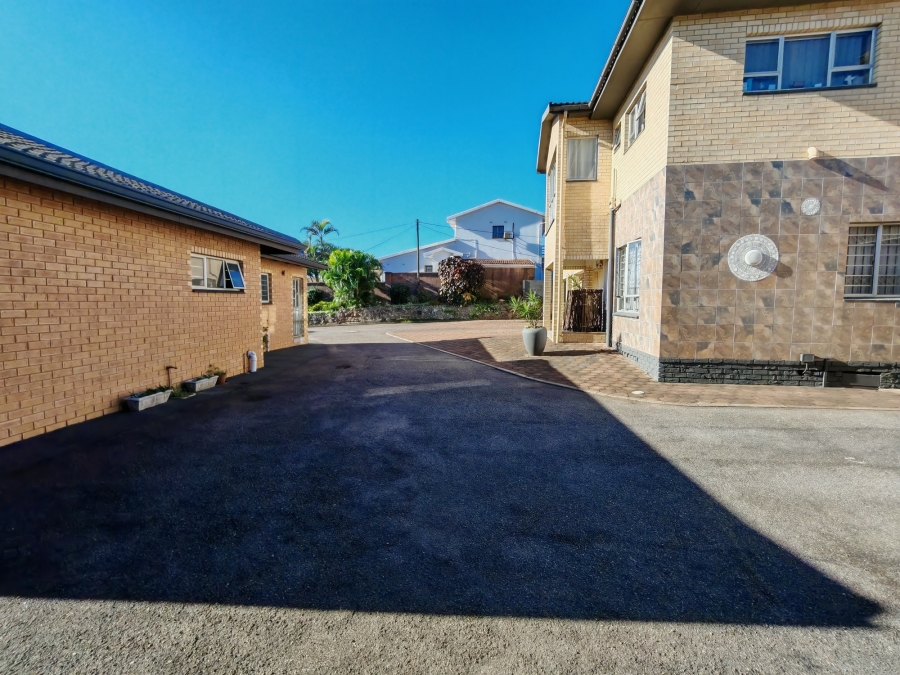 8 Bedroom Property for Sale in Ocean View KwaZulu-Natal