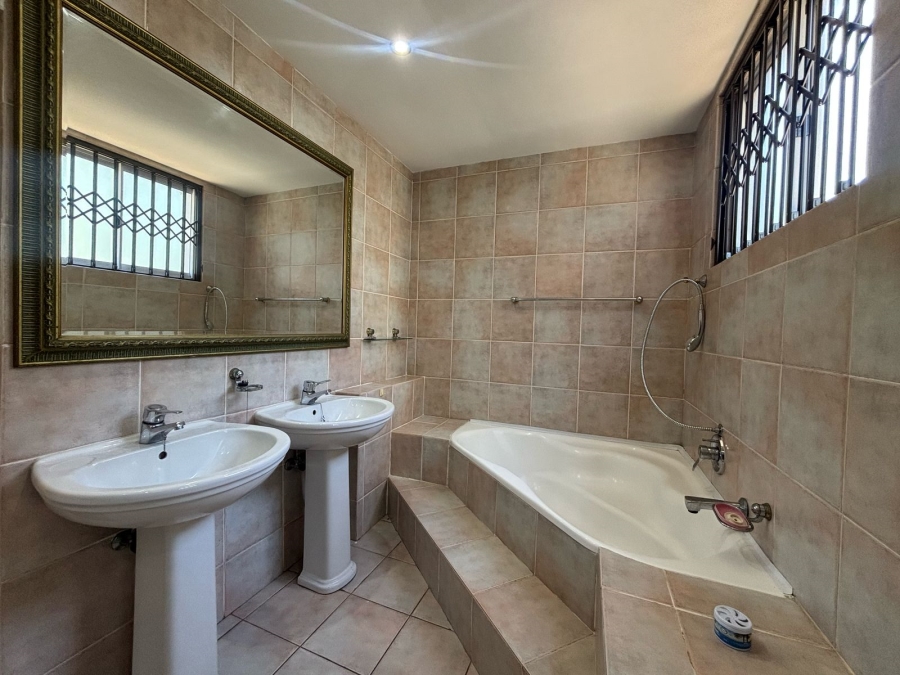 2 Bedroom Property for Sale in Morningside KwaZulu-Natal