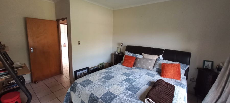6 Bedroom Property for Sale in Meer En See KwaZulu-Natal
