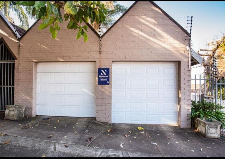 6 Bedroom Property for Sale in Windermere KwaZulu-Natal