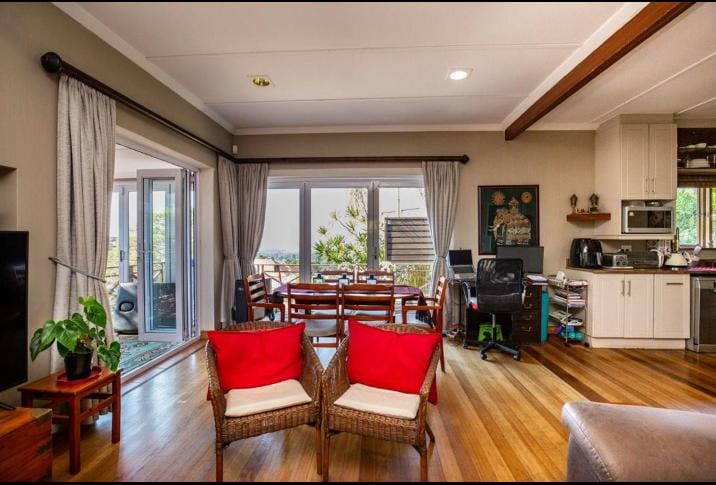 6 Bedroom Property for Sale in Windermere KwaZulu-Natal