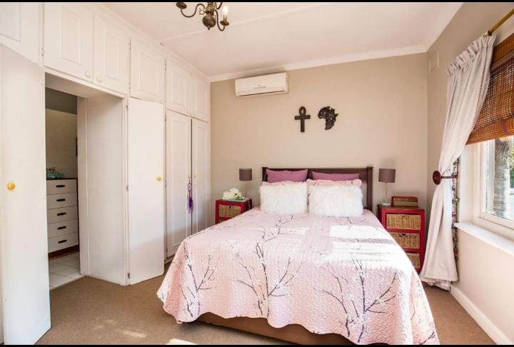 6 Bedroom Property for Sale in Windermere KwaZulu-Natal